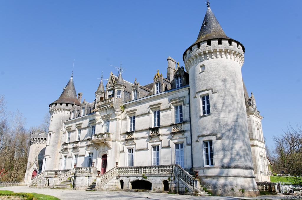 Château-Hôtel de Nieuil Extérieur photo